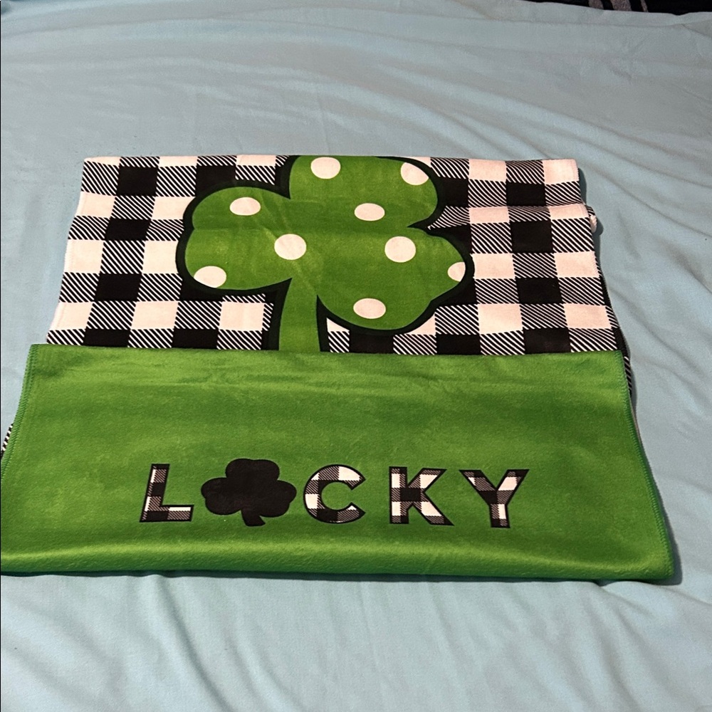 Green Plaid Shamrock kitchen towel nwot (2)